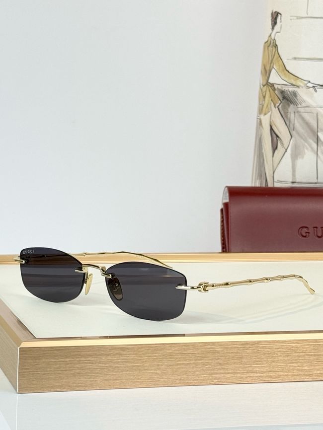 Gucci Sunglasses 821562-1