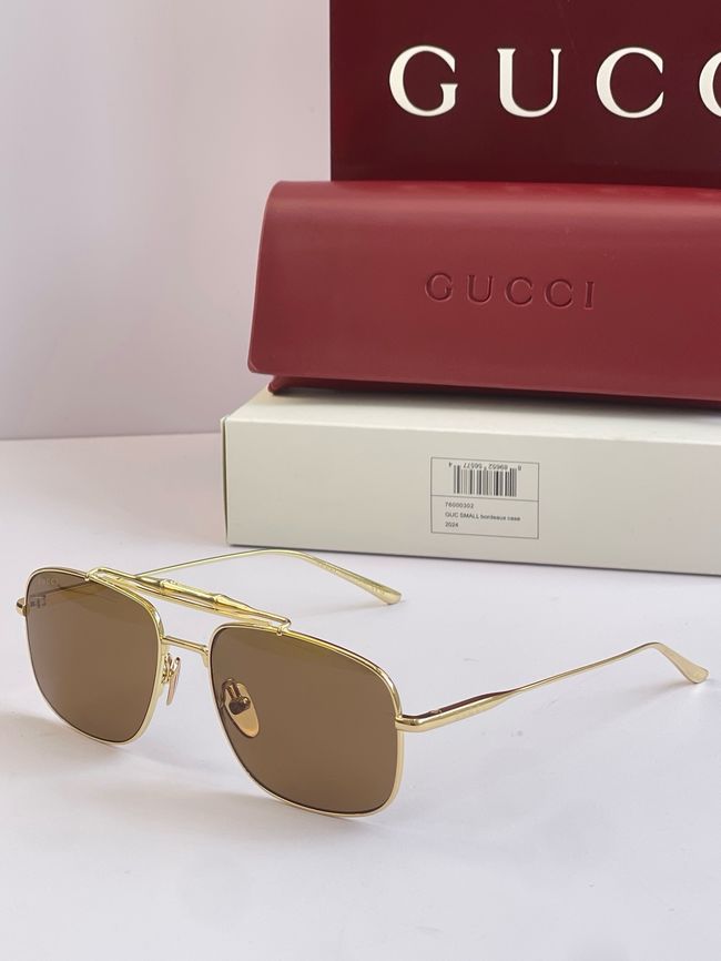 Gucci Sunglasses 821562-5