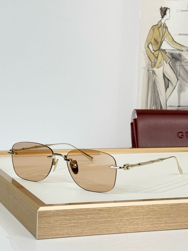 Gucci Sunglasses 821563-3