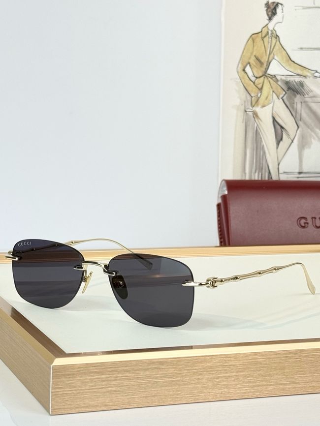 Gucci Sunglasses 821563-5