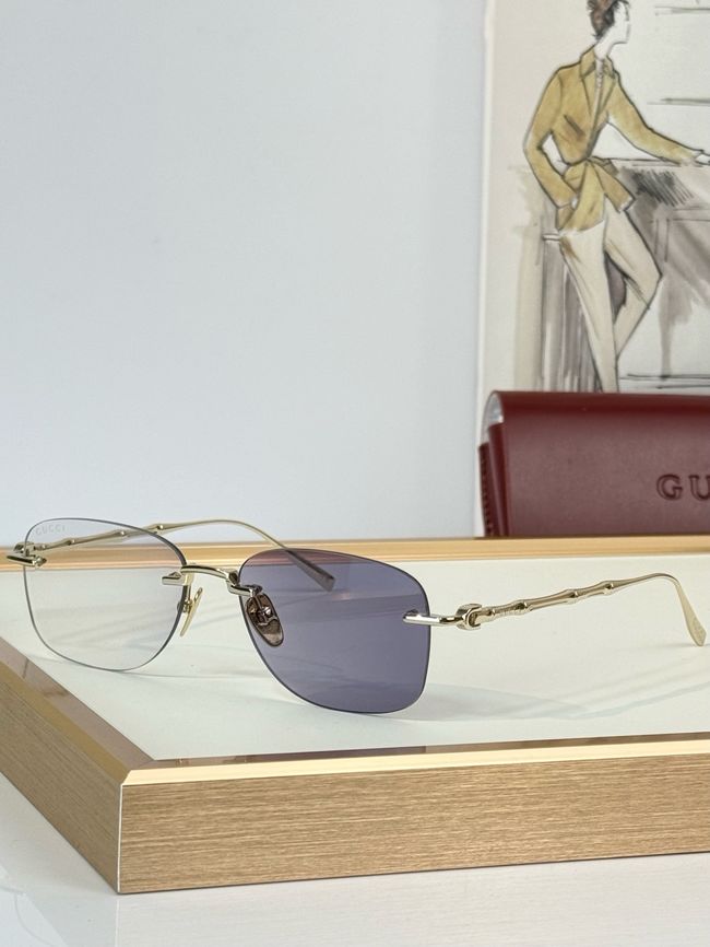Gucci Sunglasses 821563-7