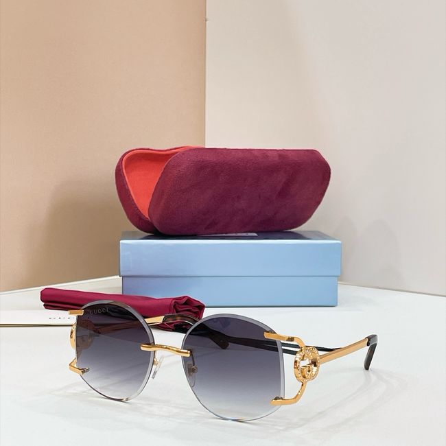 Gucci Sunglasses 821565-2