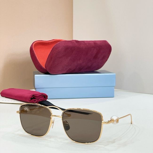 Gucci Sunglasses 821568-3