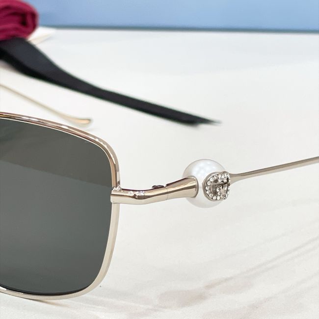 Gucci Sunglasses 821568-7