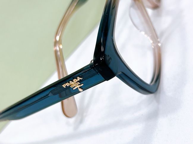 Prada Sunglasses 821610-6