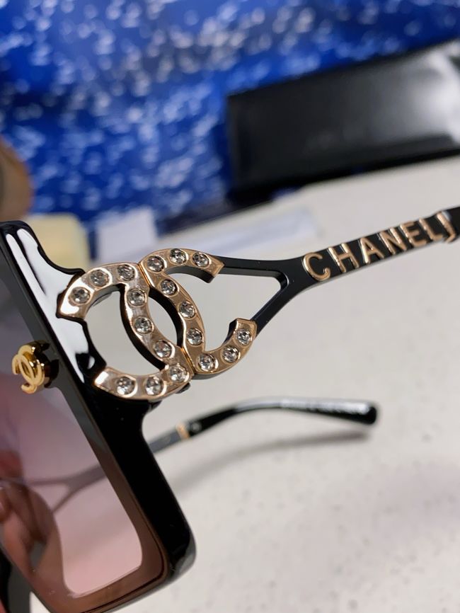 Chanel Sunglasses 821627-4