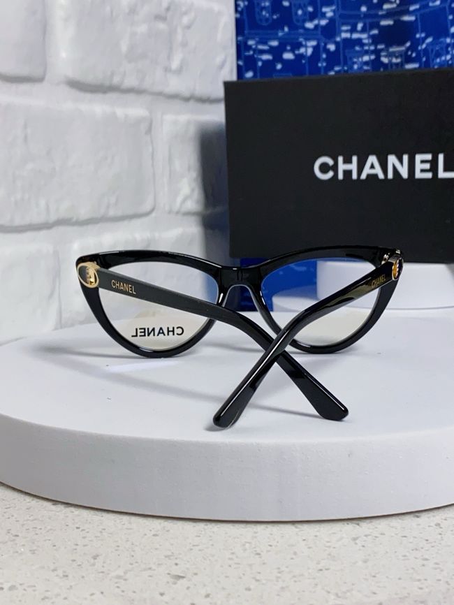 Chanel Sunglasses 821628-1