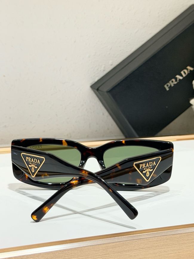Prada Sunglasses 821620-7