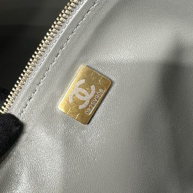CHANEL Maxi Flapbag AS5640 GRAY