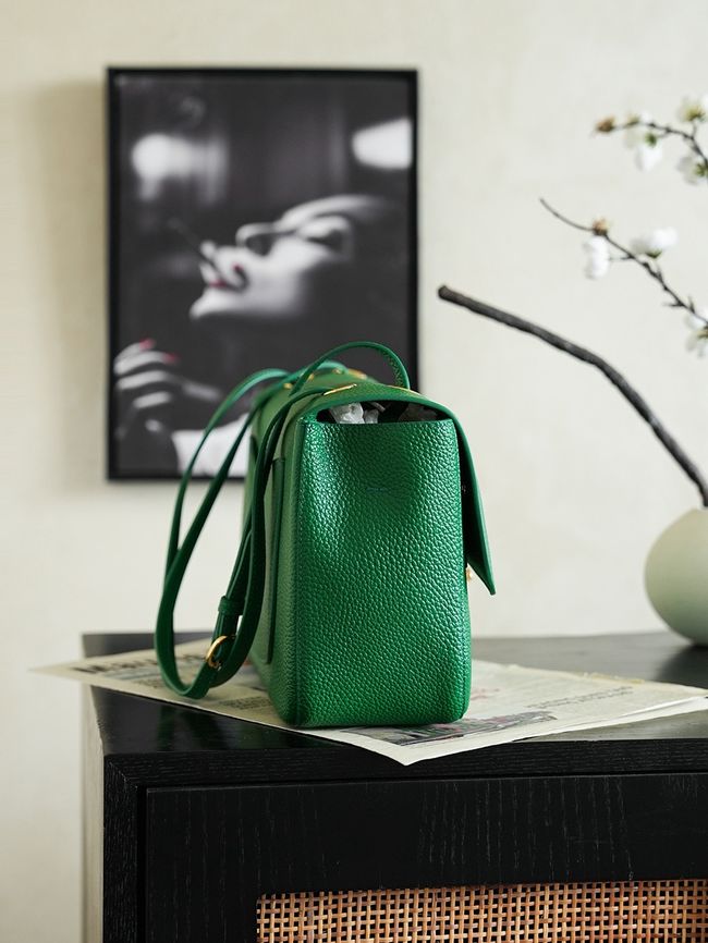 Chanel Maxi Flap bag AS6231 green Chanel Maxi Flap bag AS6231 green