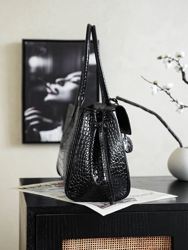 Chanel Crocodile Embossed Shopping Bag AS6428 black