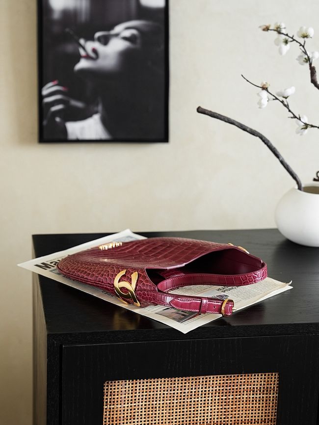 Chanel Crocodile Embossed Shoulder Bag 68012 burgundy Chanel Crocodile Embossed Shoulder Bag 68012 burgundy
