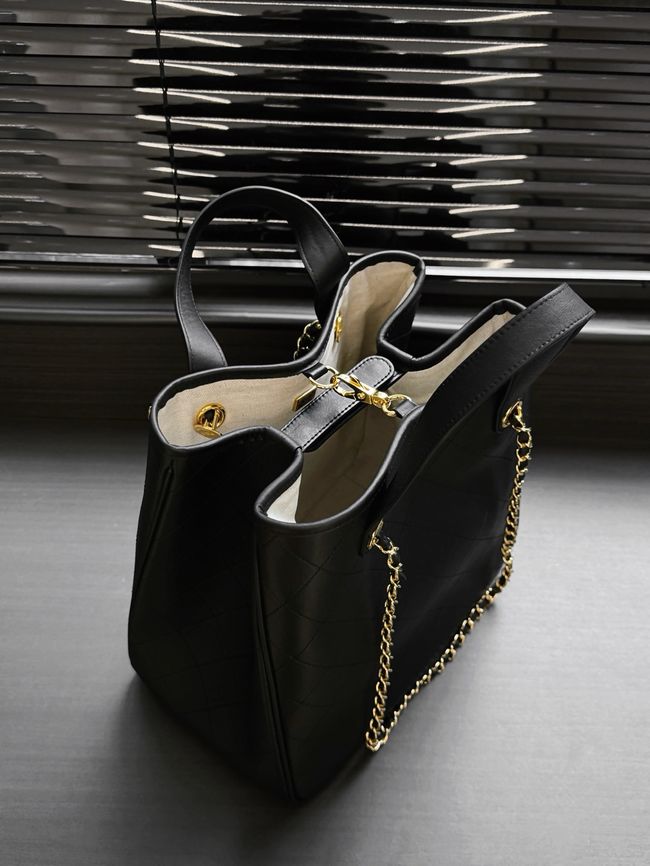 Chanel Small Shopping Bag AS6200 black