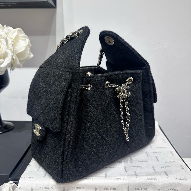 CHANEL 25 SMALL HANDBAG Felt AS5293 black