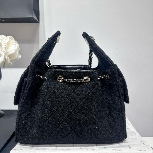 CHANEL 25 SMALL HANDBAG Felt AS5293 black