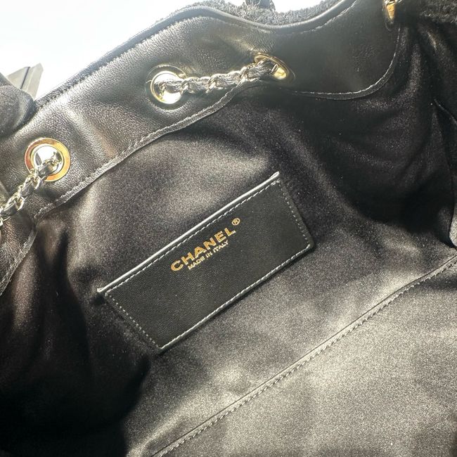 CHANEL 25 SMALL HANDBAG Felt AS5293 black
