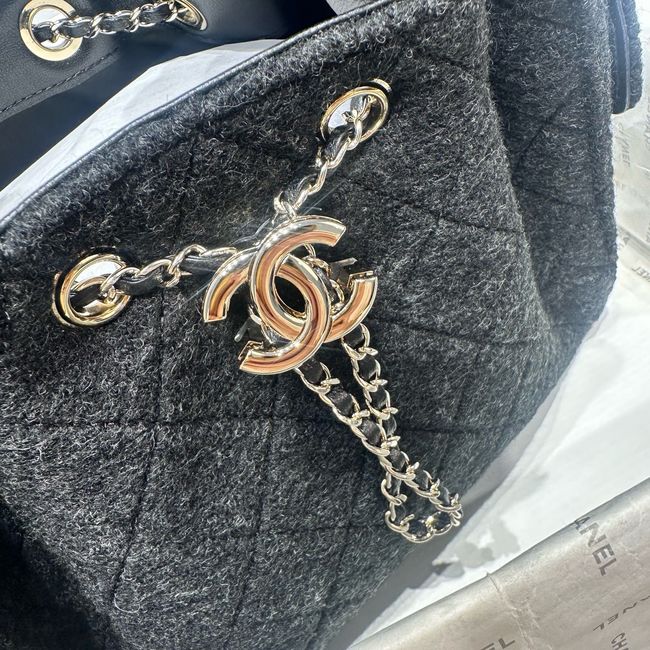 CHANEL 25 SMALL HANDBAG Felt AS5293 black