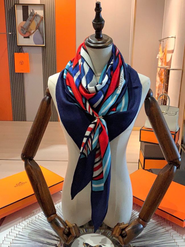 Hermes cashmere Triangular bandage H36117-2