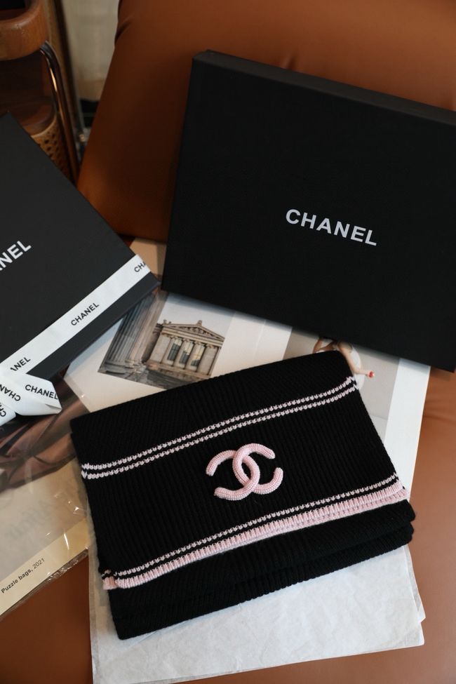 Chanel Wool & Cashmere scarf B25976-1