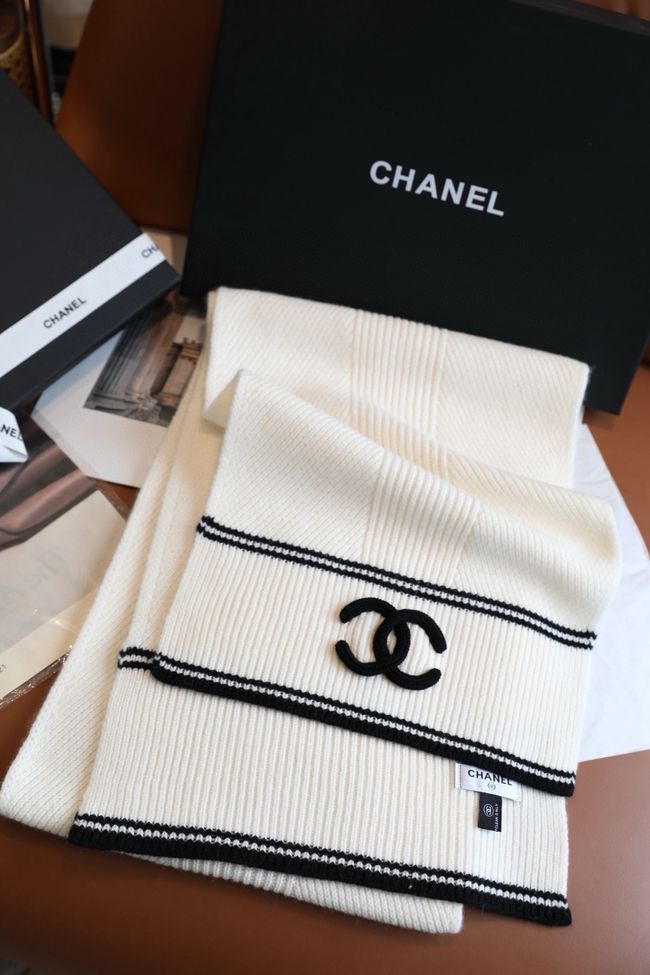 Chanel Wool & Cashmere scarf B25976-2