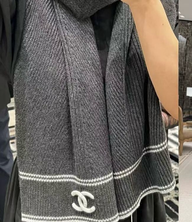 Chanel Wool & Cashmere scarf B25976-3