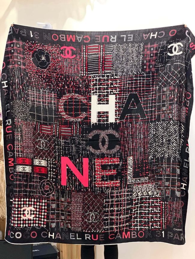Chanel cashmere Shawl B25977-1 Chanel cashmere Shawl B25977-1