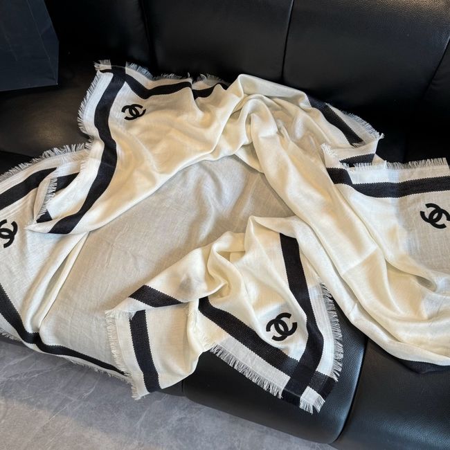 Chanel cashmere Shawl B25980