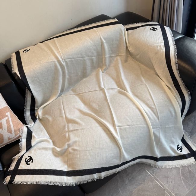 Chanel cashmere Shawl B25980