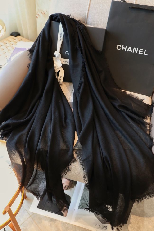 Chanel cashmere scarf B25979-2