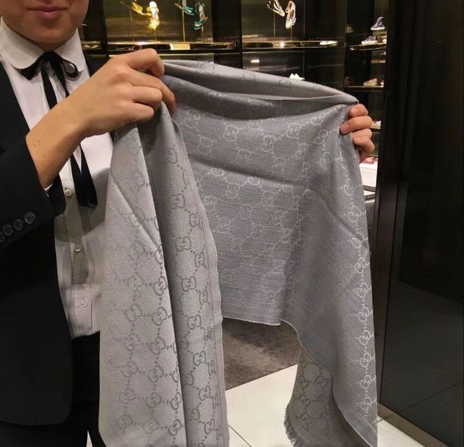 Gucci cashmere scarf 06390-7 Gucci cashmere scarf 06390-7