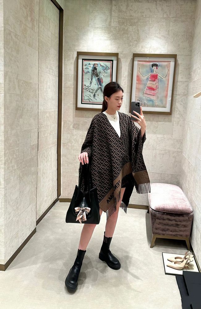 Fendi Shawl Wool Silk and Cotton 06389-1