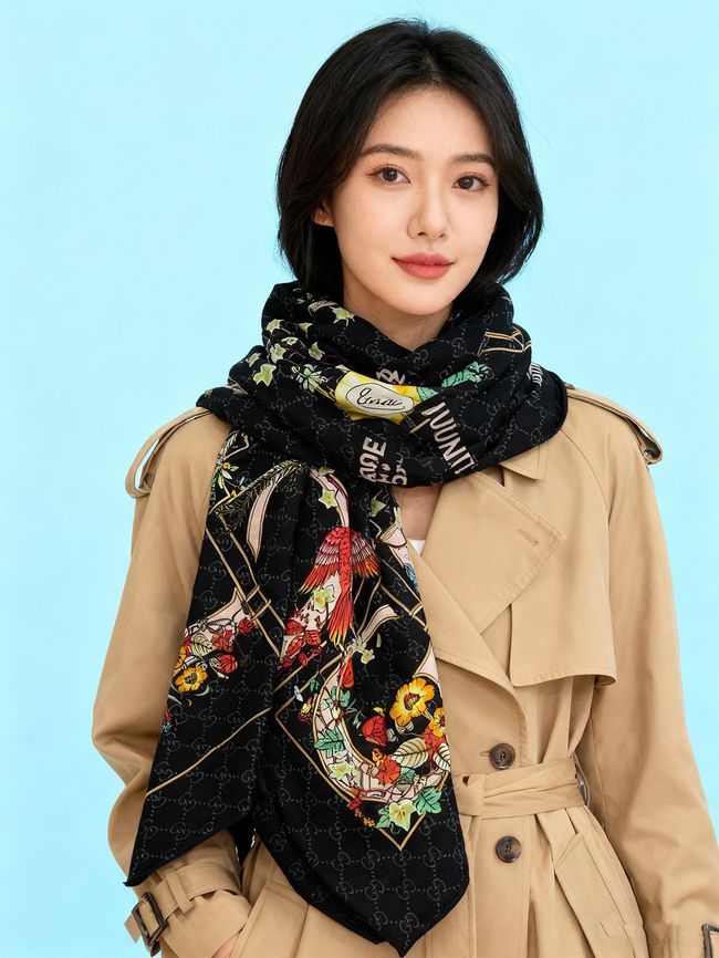 Gucci Printed GG wool silk shawl 873729-2 Gucci Printed GG wool silk shawl 873729-2