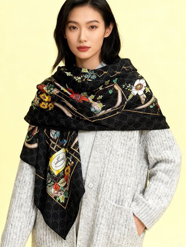 Gucci Printed GG wool silk shawl 873729-2 Gucci Printed GG wool silk shawl 873729-2