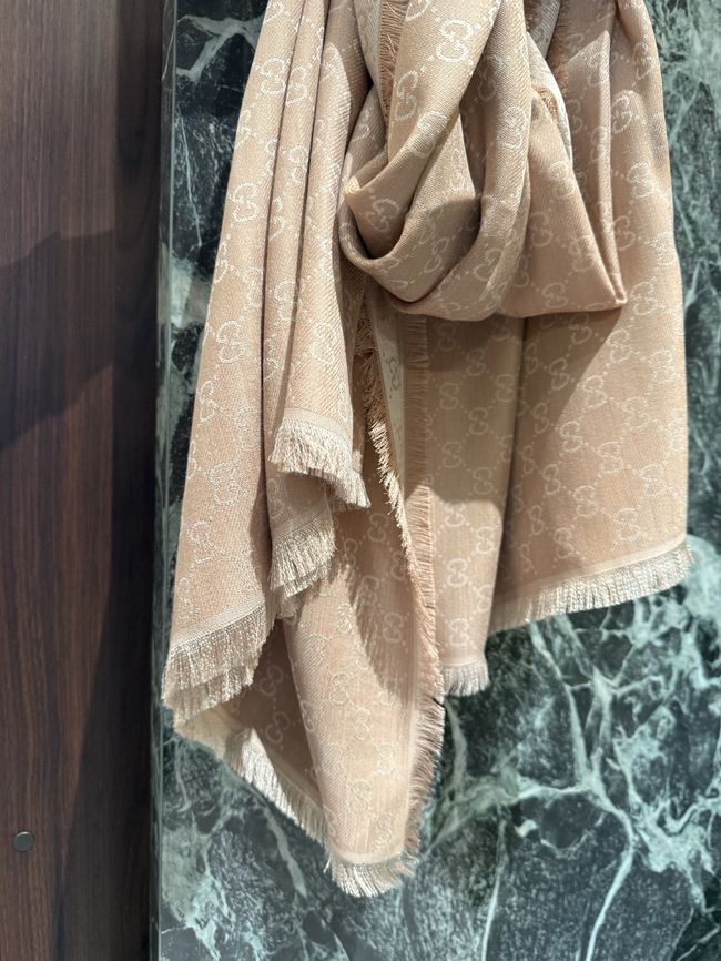 Gucci Printed GG wool silk shawl 873730-2