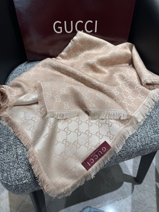 Gucci Printed GG wool silk shawl 873730-2