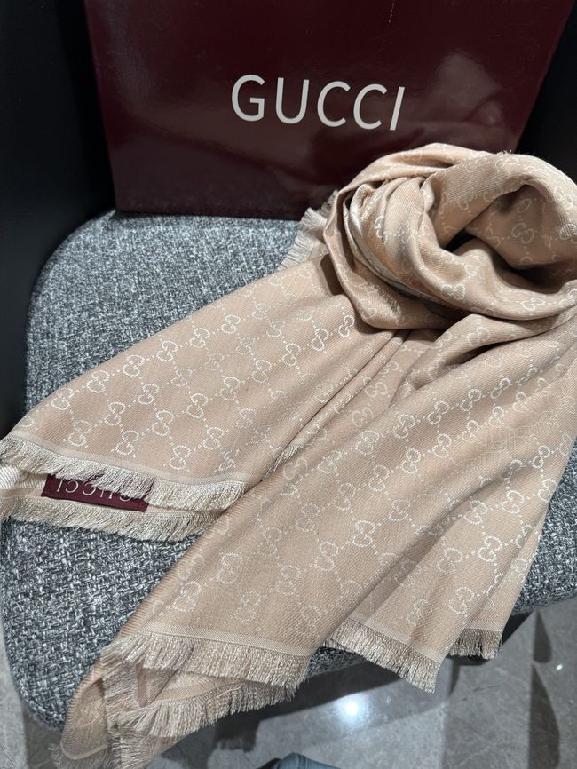 Gucci Printed GG wool silk shawl 873730-2