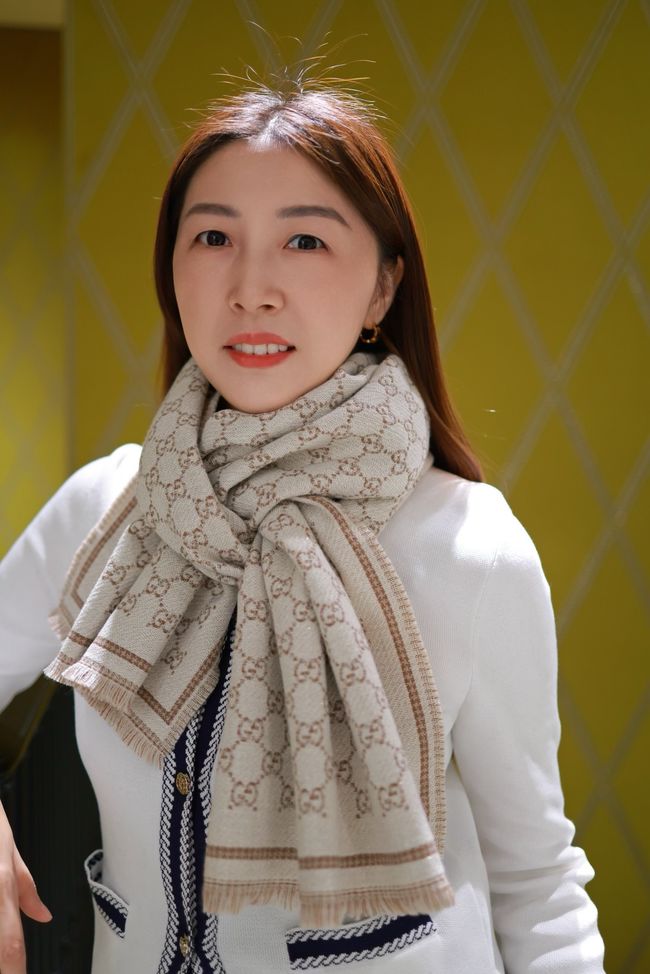 Gucci cashmere scarf 873732-5
