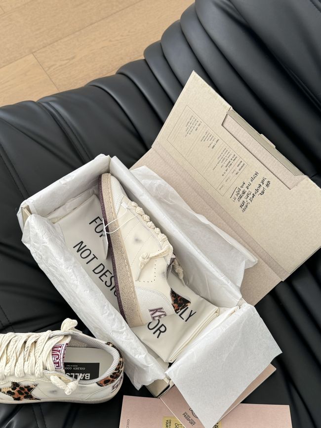 GOLDEN GOOSE DELUXE BRAND flats 65276-8