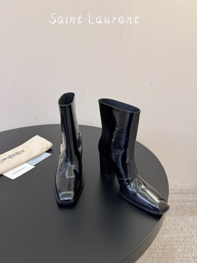 Saint Laurent boots in smooth leather 65282-6