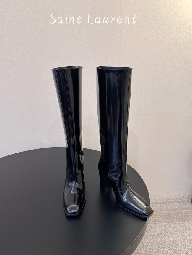 Saint Laurent boots in smooth leather 65288-4