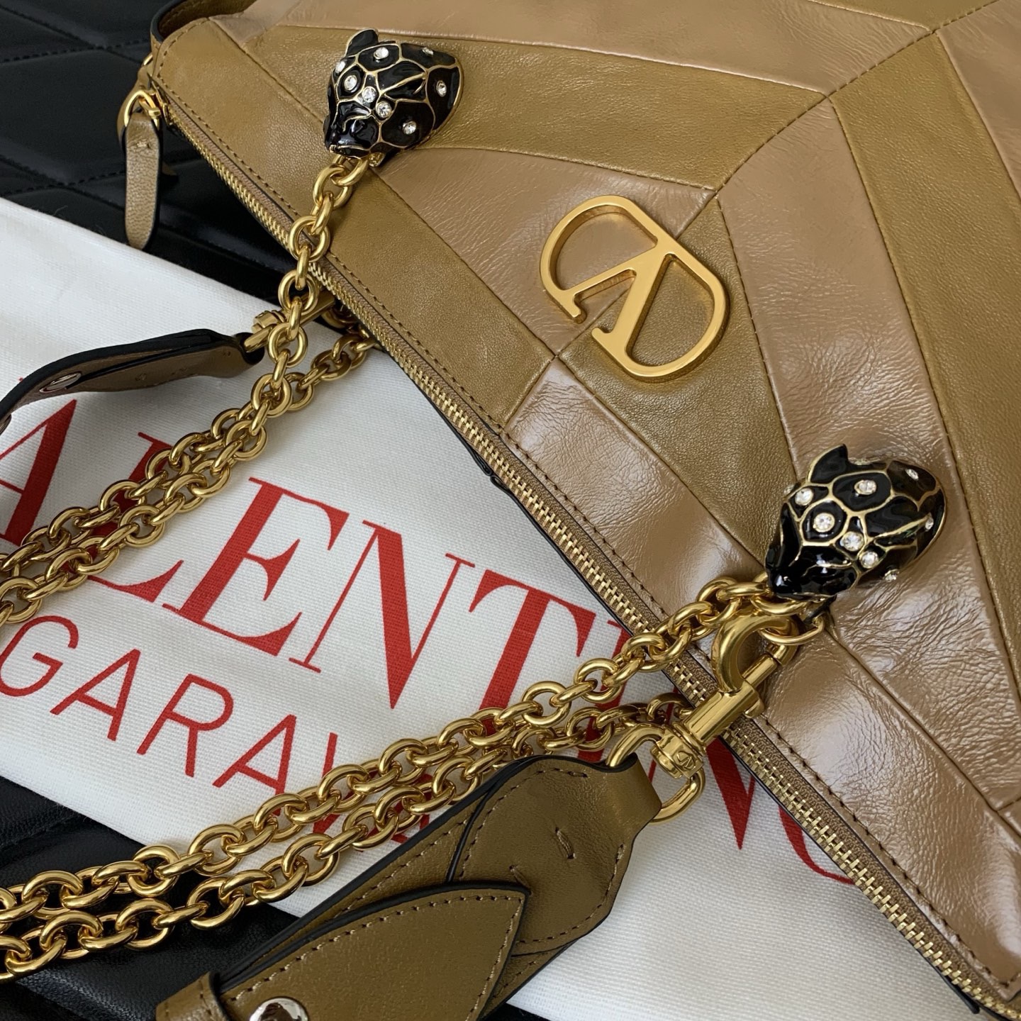 VALENTINO PANTHEA lambskin bag WB0S70 camel