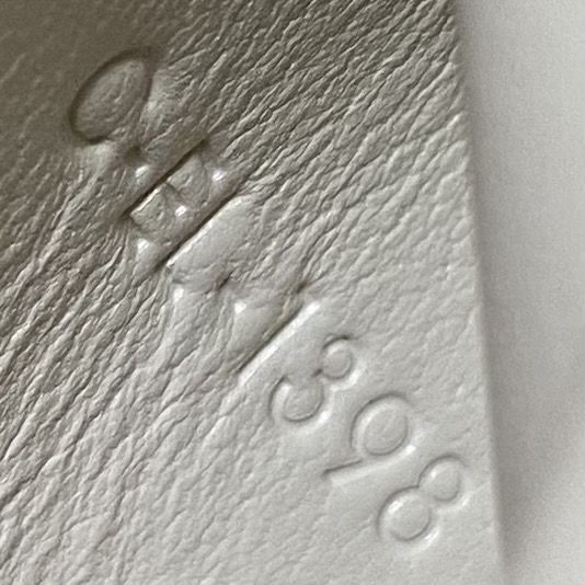 CELINE FLAIR IN GRAINED CALFSKIN  L10BF5 CREAMY WHITE