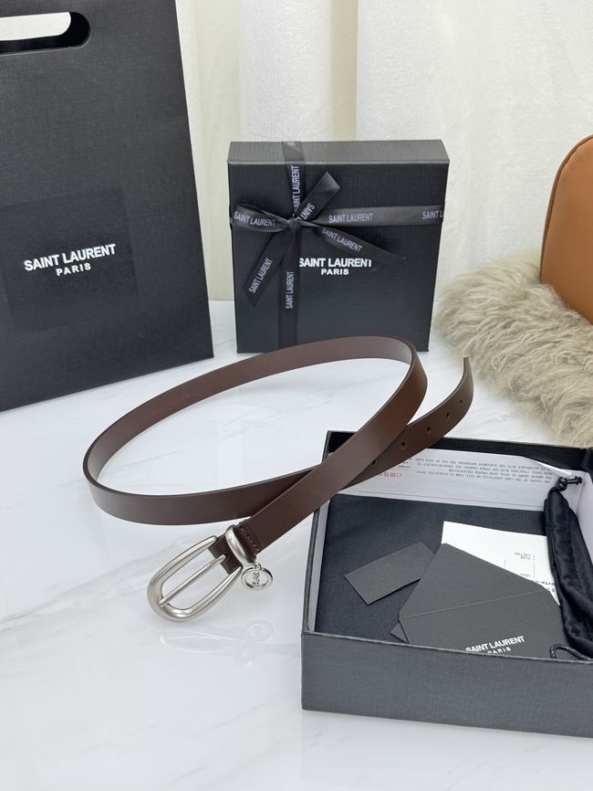 Saint Laurent CASSANDRE charm elongated buckle thin belt in leather S2596-2
