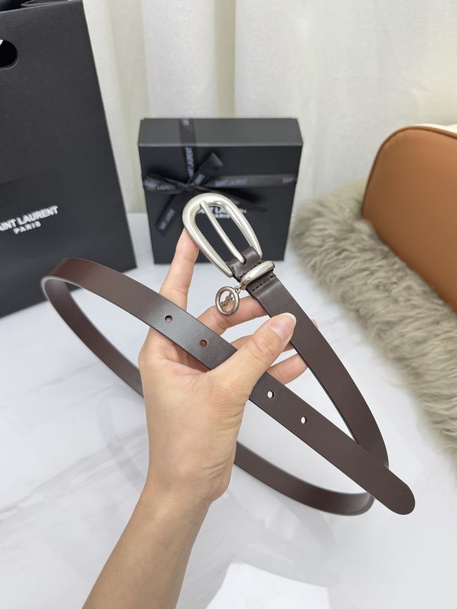 Saint Laurent CASSANDRE charm elongated buckle thin belt in leather S2596-2