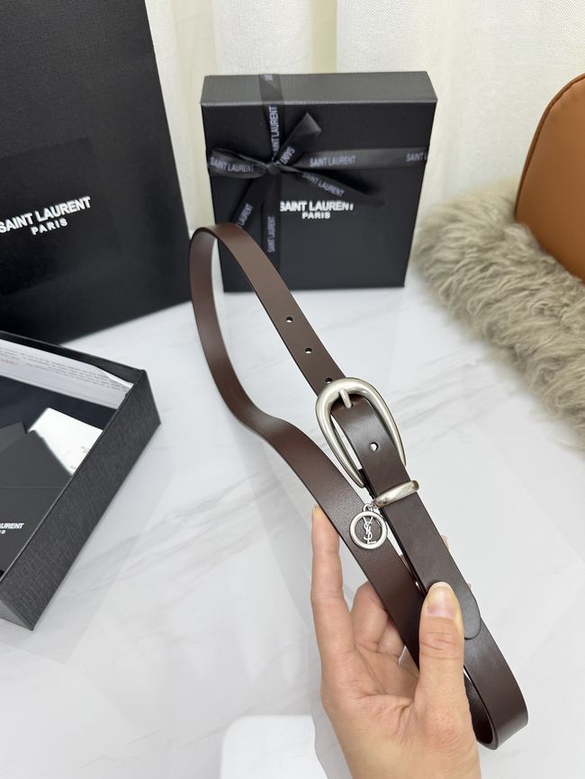 Saint Laurent CASSANDRE charm elongated buckle thin belt in leather S2596-2