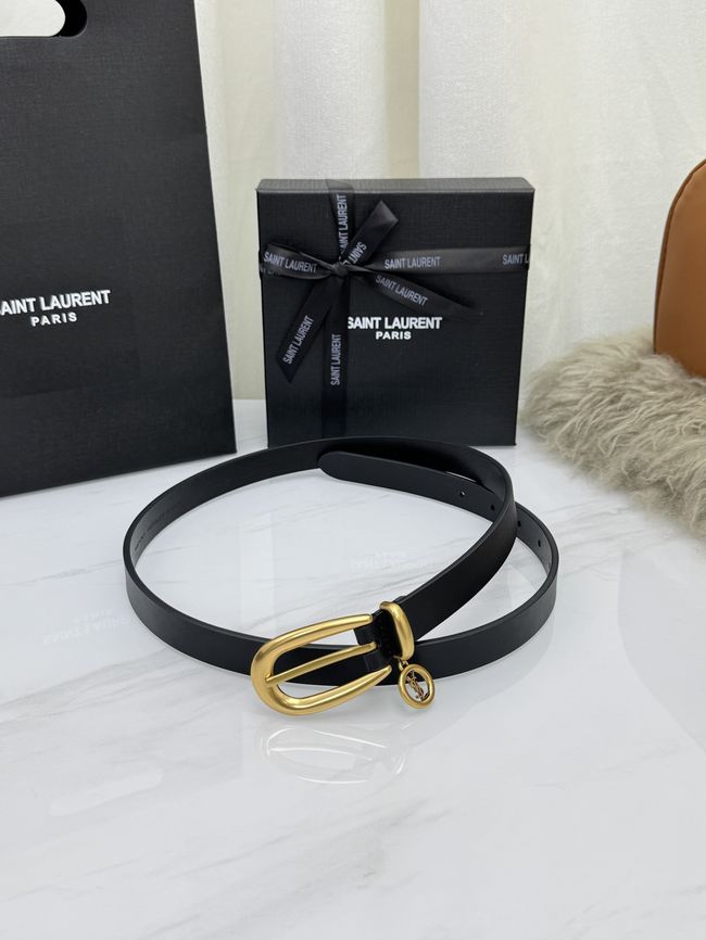 Saint Laurent CASSANDRE charm elongated buckle thin belt in leather S2596-6