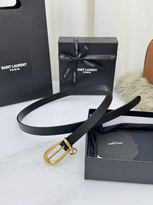 Saint Laurent CASSANDRE charm elongated buckle thin belt in leather S2596-6
