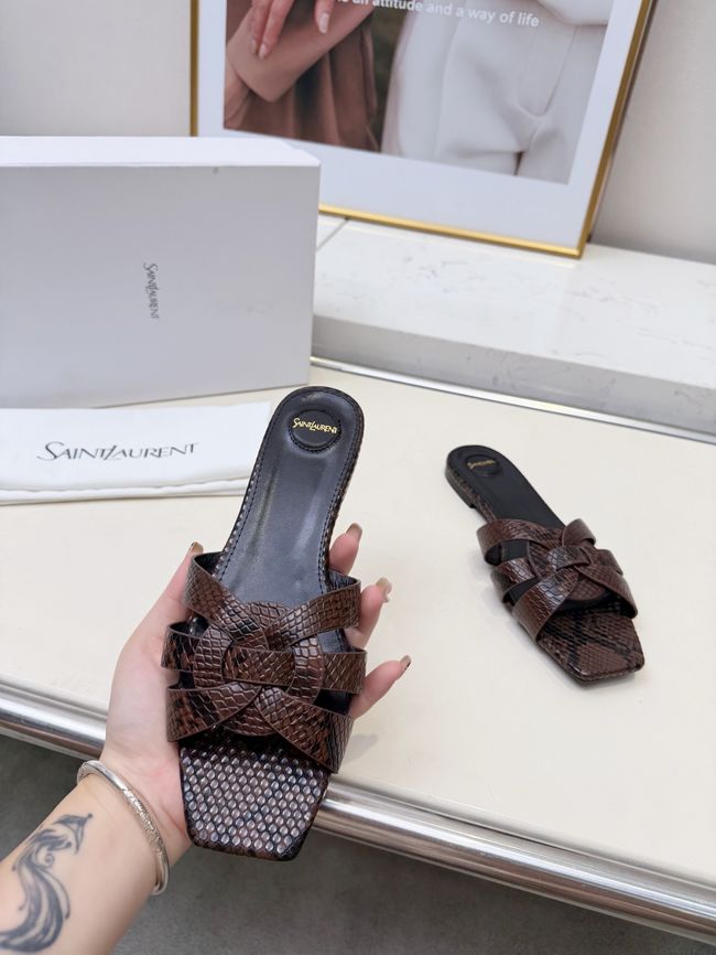 Saint Laurent tribute SANDALS in smooth leather 875936-10