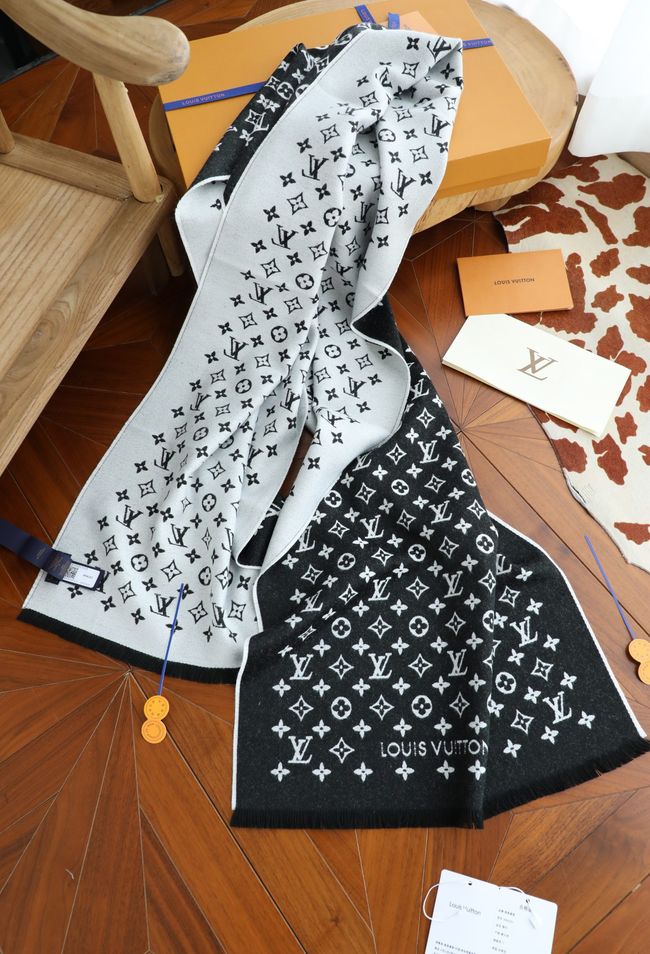 Louis Vuitton New Forevergram Scarf M9A253-1
