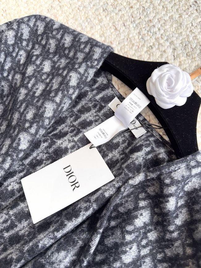 Dior Oblique Shawl Wool and Silk Jacquard I1059 Dior Oblique Shawl Wool and Silk Jacquard I1059